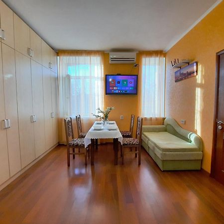 Двокімнатна Квартира В Центрі Біля Готелю Палаццо Мережа Alex Apartments Безконтакнте Заселення 24-7 Poltava Exterior foto